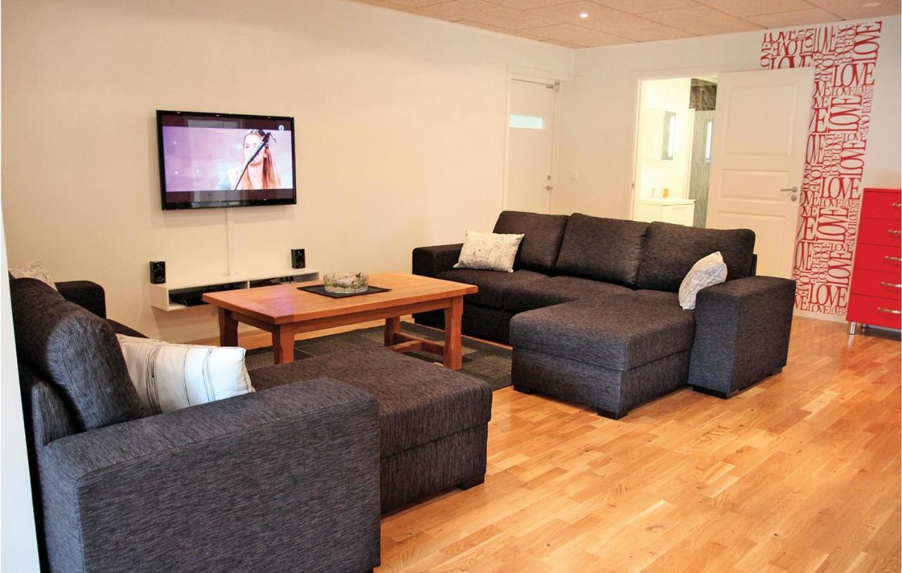 2 Bedroom Cozy Apartment In Habo Mullsjö Eksteriør bilde